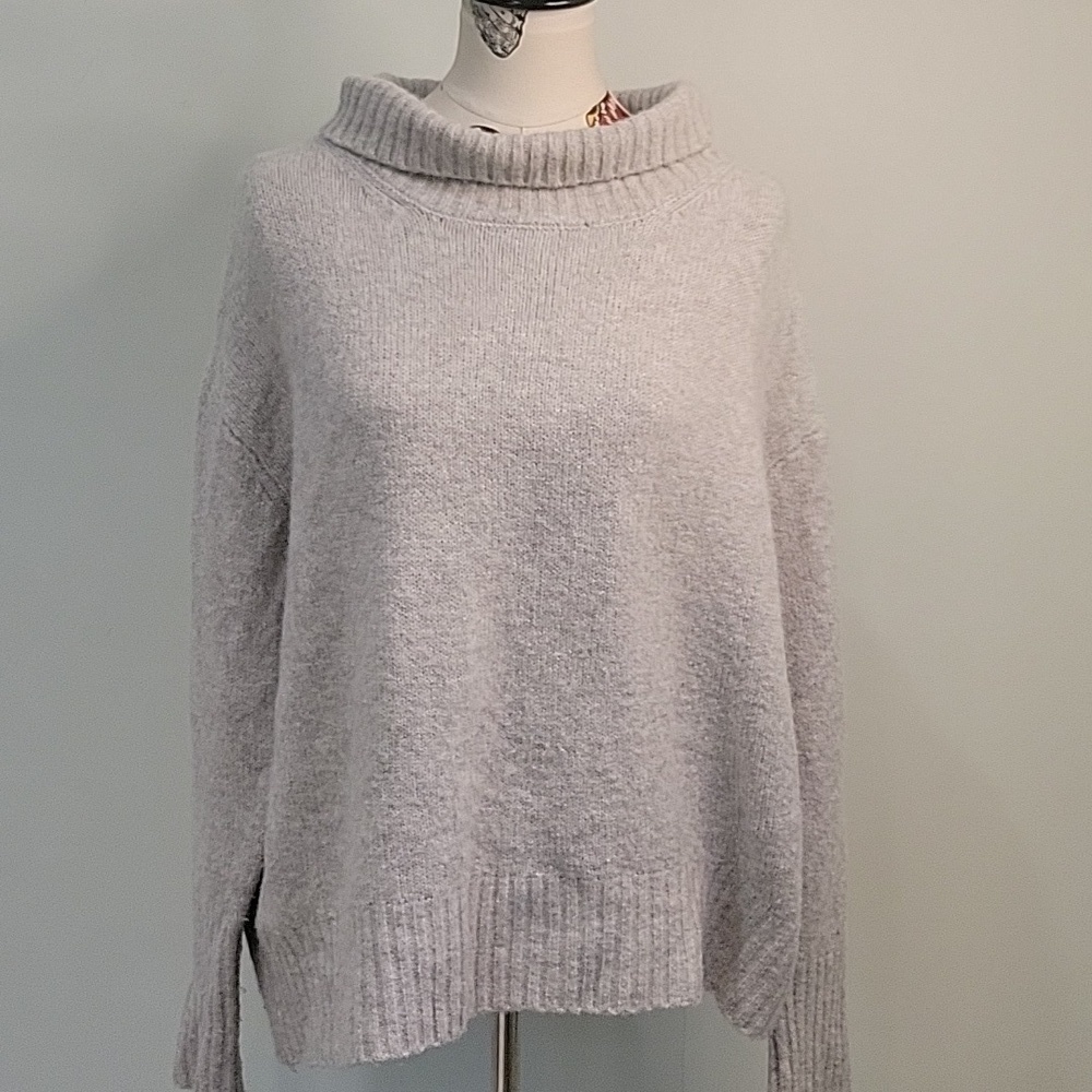 CYNTHIA ROWLEY wool blend turtleneck sweater.  Size is Large.